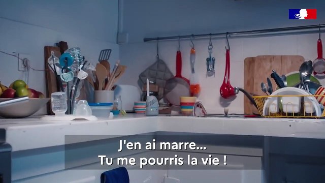 Secouer un bébé pour le faire taire lorsqu'il pleure est une maltraitance qui peut être mortelle , alerte le gouvernement dans une campagne de sensibilisation