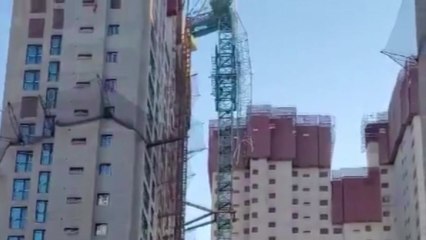 타워크레인끼리 충돌해 일부 추락...다친 사람 없어 / YTN