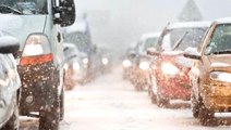 Son Dakika! Yoğun kar yağışı nedeniyle Bursa'yı Ankara'ya bağlayan kara yolu bir süre trafiğe kapatıldı