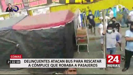 Delincuente es capturado dentro de bus y cómplices intentan liberarlo amenazando con romper el parabrisas