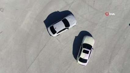 Dolar ve euro araç kaplaması oldu, otomobilleri görenler gözlerine inanamadı