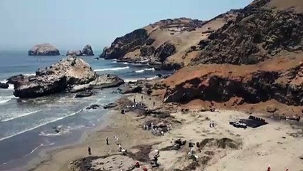 Marea nera in Perù dopo l'eruzione a Tonga