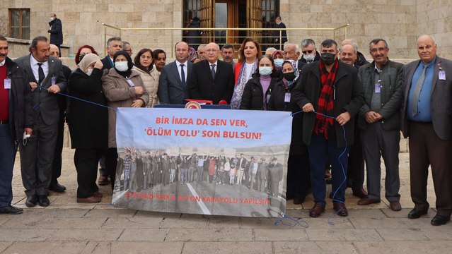 ‘Ölüm Yolu’ yine programa alınmadı, Seyitgaziler imzalarla Meclis’e dayandı!