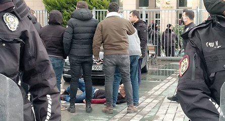 İstanbul Adliyesi önünde polise bıçaklı saldırı