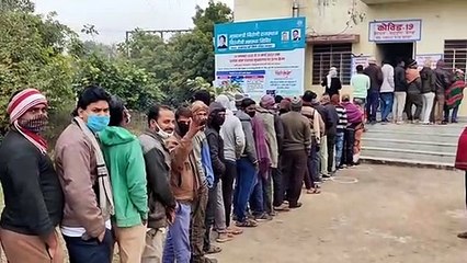 Fear of corona:  पुलिस की मुनादी के बाद कोरोना की जांच के लिए लगी कतारे। देखे वीडियो