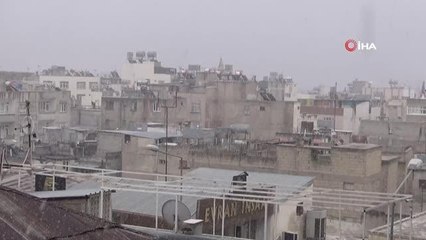 Suriye sınırında 2 yıl aradan sonra kar yağdı