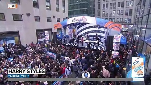 Harry Styles chante Adore You en live