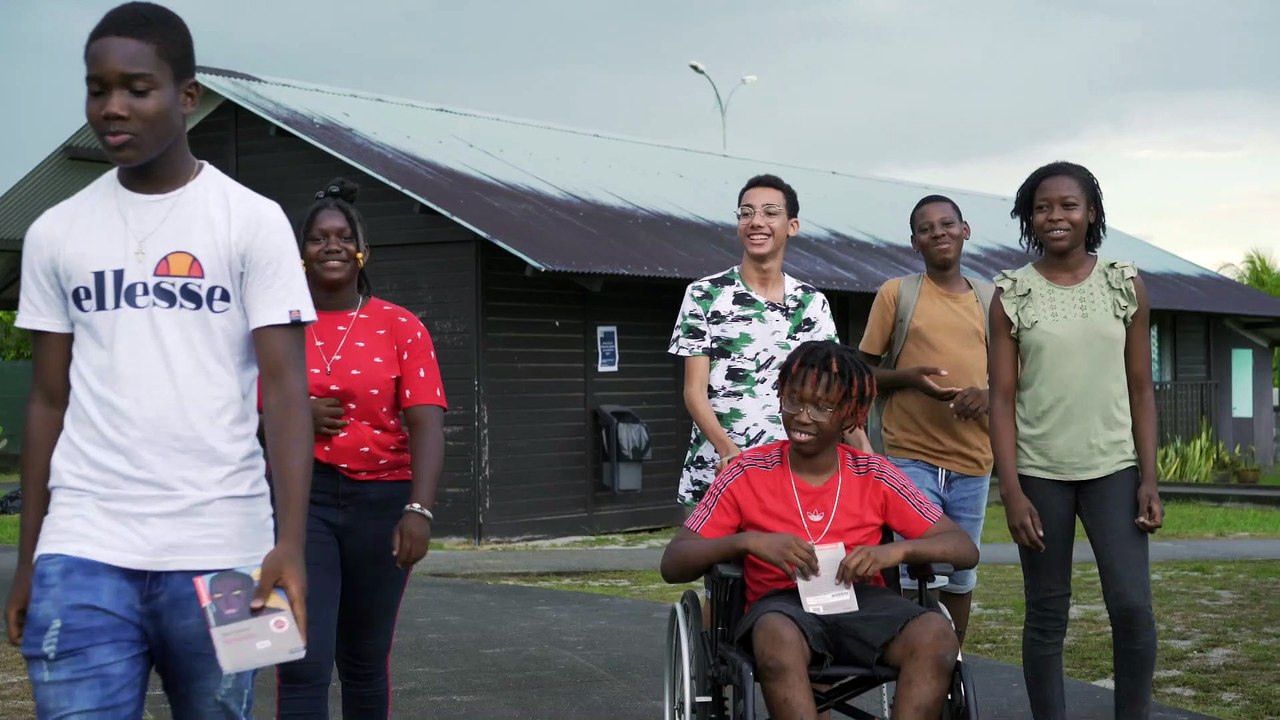 1.Sois heureux Batouala vidéo