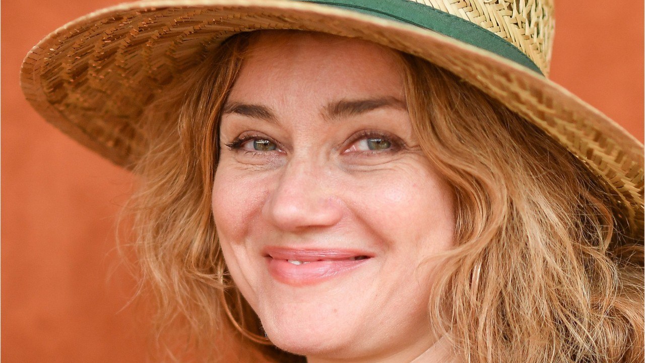 GALA VIDÉO - Le saviez-vous ? Marine Delterme est très amie avec Carla Bruni