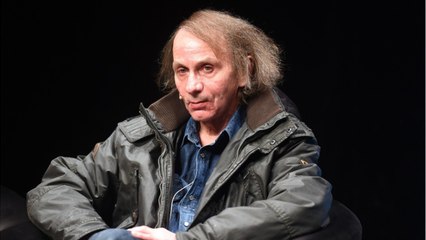 GALA VIDEO - “Vous n’êtes pas à l’aise pour parler de cul” : l’improbable rencontre entre Michel Houellebecq et Karine Le Marchand