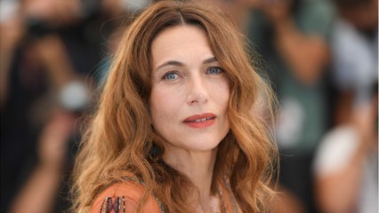 GALA VIDÉO - Natacha Lindinger (Sam) assume ses 51 ans : “Je suis pour avoir le maximum de rides”