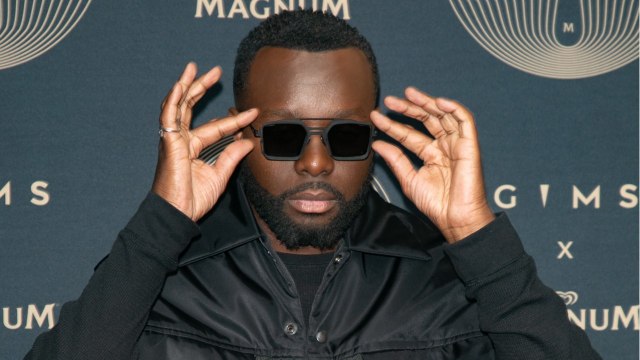 GALA VIDEO - PHOTO – Gims : après la polémique, il s’affiche sans son accessoire favori et surprend les internautes