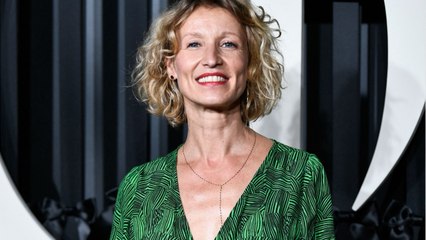 GALA VIDÉO - Alexandra Lamy : cette anecdote très personnelle qu’elle a préféré raconter à son père plutôt qu’à sa mère