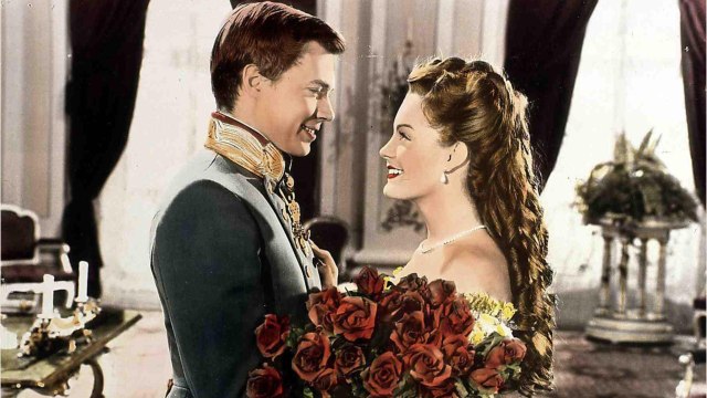 GALA VIDEO - Sissi : pourquoi Romy Schneider ne garde pas un excellent souvenir du tournage