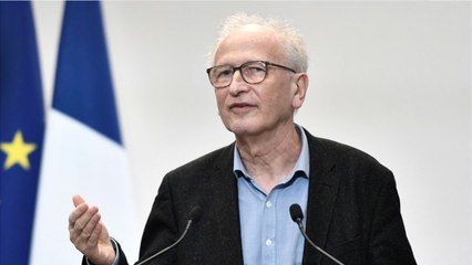 GALA VIDEO - Vers une 4e dose ? Le Pr Alain Fischer jette un pavé dans la mare