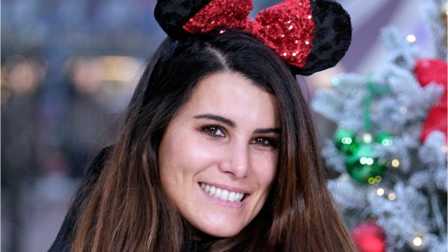 GALA VIDEO – Karine Ferri se la joue stylée pour ses vacances de Noël au ski !