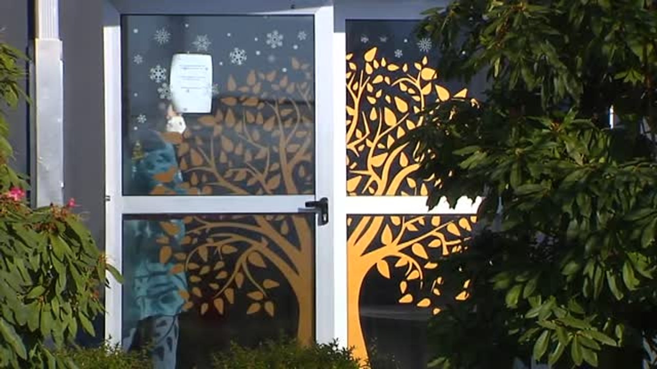 Las residencias de mayores tienen problemas para cubrir las bajas de los profesionales que han contraído covid