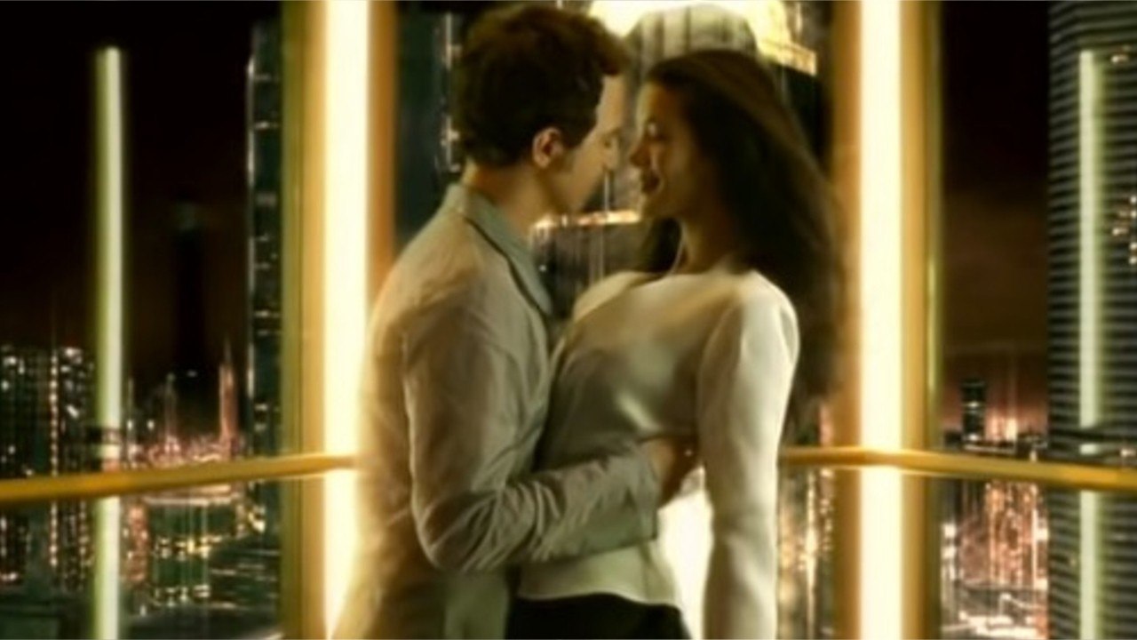 GALA VIDEO - Le saviez-vous ? Mélanie Doutey a tourné dans le clip d’En apesanteur de Calogero