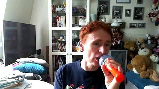 Wiwi égratigne uh huh