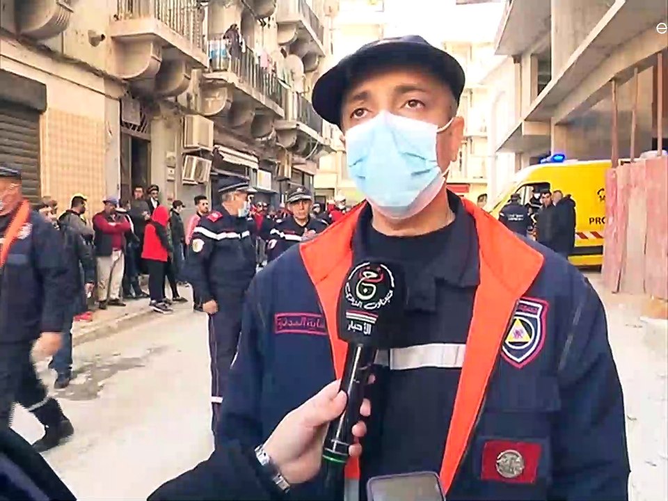 بالفيديو: مقتل أربعة أشخاص في انهيار مصعد في مبنى قيد الإنشاء بمدينة وهران الجزائرية