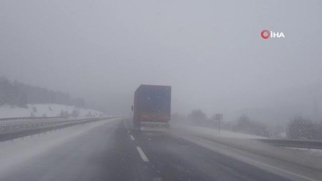 Kemikli rampalarında etkili olan kar nedeniyle sürücüler zor anlar yaşadı