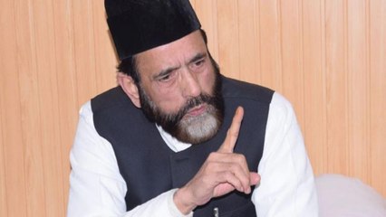 Descargar video: Political ruckus over Maulana Tauqeer Raza anti-Hindu speech