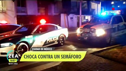 Joven choca contra semáforo en calles de la colonia Villa Coapa