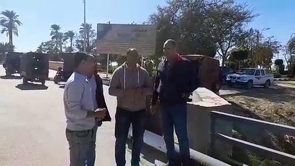 رئيس مدينة الطود يتابع العمل فى تطوير الجانب الغربى لترعة الكلابية بطول 140 مترا