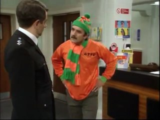 The Thin Blue Line S02E05 - Come On You Blues