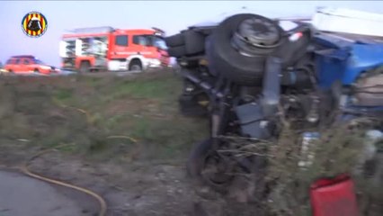 Un camión embiste a varios vehículos en Valencia