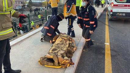 KIRIKKALE - Servis midibüsünün devrildiği kazada 15 işçi yaralandı