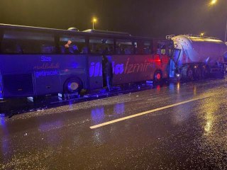 TEM Otoyolu'nda zincirleme kaza: 13 yaralı