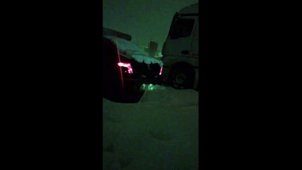 Bir çok vatandaş yolda kaldığı anlara ait görüntüleri sosyal medyadan paylaştı.