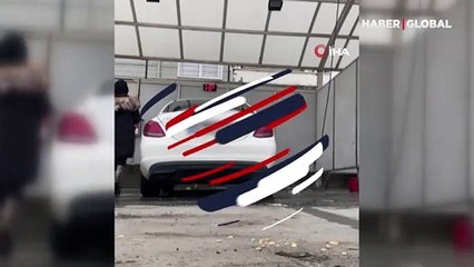 Video çekmeye çalışırken telefonunu köpeğe kaptırdı