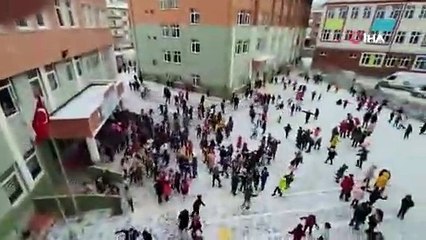 İlkokulda sosyal medyayı sallayan görüntüler