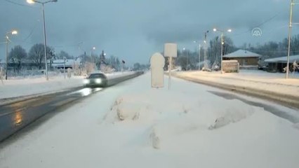 Ağır tonajlı araçların Anadolu Otoyolu'nda kontrollü geçişi sağlanıyor