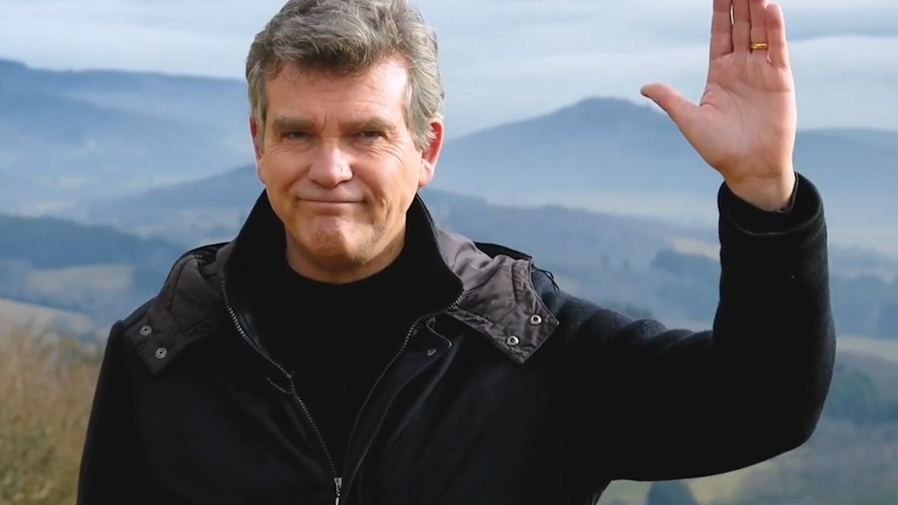 Arnaud Montebourg annonce qu’il retire sa candidature à la présidentielle