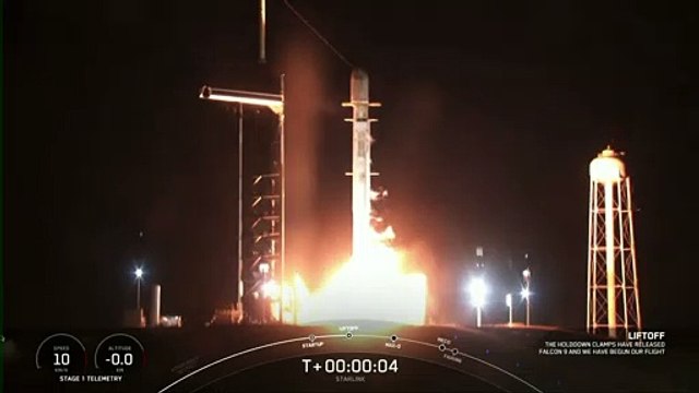 SpaceX lança 49 satélites ao espaço