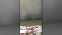 Son dakika haberleri! KASTAMONU - Bulutlar ile Karadeniz'in birleştiği an cep telefonu kamerasıyla görüntülendi