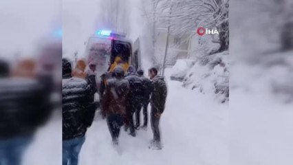 Şırnak-Hakkari karayolu ulaşıma kapandı, hastalar yolda kaldı
