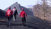 Volcan de La Palma : premières images du cratère où des gaz toxiques continuent de s'échapper