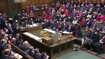 Agitada sesión en el Parlamento británico con Johnson defendiéndose de las peticiones de dimisión