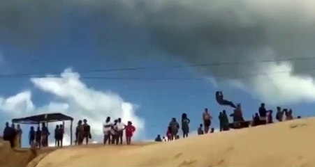 Cabo de tirolesa se rompe durante travessia