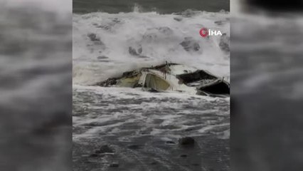 Kastamonu'da selde denize kaybolan araç, 5 ay sonra sahile vurdu