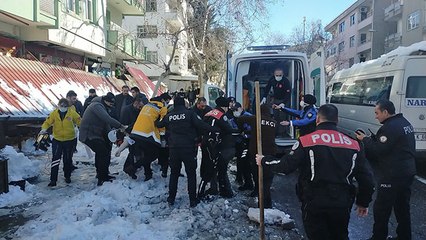 Download Video: Üzerine branda düşen kadın ağır yaralandı