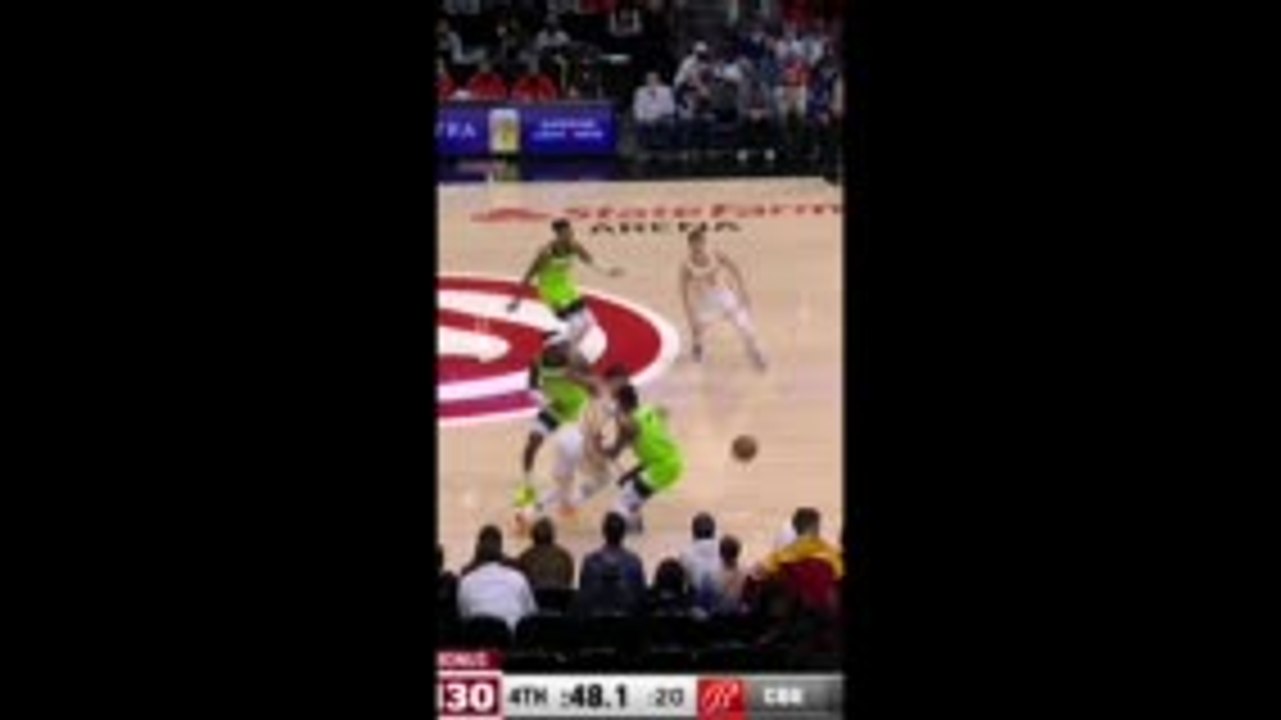 Trae Young's sensational nutmeg in Hawks win