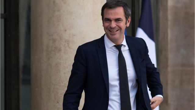 VOICI : Olivier Véran : Elise Lucet révèle la condition qu'il aurait imposée pour répondre aux questions de Cash Investigation