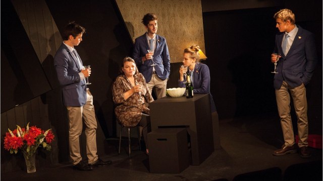 VOICI - Manipulations : qui est Julien Crampon, l'interprète du fils de Marine Delterme dans la série de France 2 ?