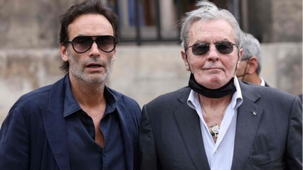 VOICI : Comment va Alain Delon ? L’inquiétante réponse de son fils Anthony Delon
