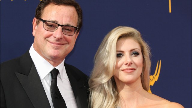 VOICI : Mort de Bob Saget à 65 ans : qui est Kelly Rizzo, la femme de l’acteur de La fête à la maison ?